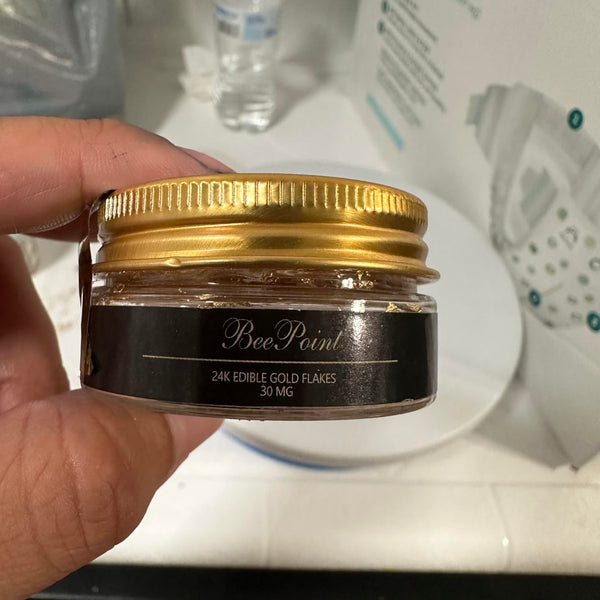 So I obviously went straight to the reviews before purchasing and I saw the disclaimer about the amount given in the 30mg bottle. The size would have been perfect and enough had it been filled with the same amount the picture shows. Mine was pretty empty when I opened it. I worked with what I had and I was barely able to cover the trimming of a 10inch cake. The flakes were a little hard to work with given they would either get stuck to the tweezers and toothpicks I used to transfer the flakes or they would kind of turn into a powdery form. I’ve never dealt with these gold flakes so I’m not sure if that’s how they work. Like I mentioned, the cost of the flakes would have been ok had the amount shown in the picture been the same. The color was perfect and overall it made the cake more appealing to me. Maybe I got a bad batch so I’m willing to try this product again.