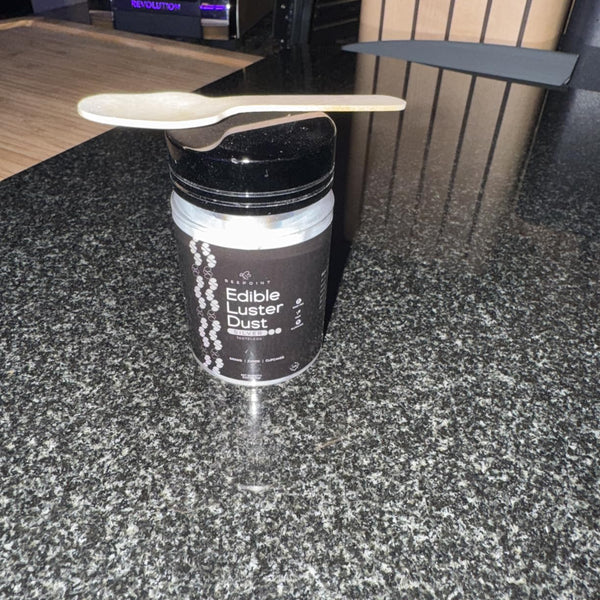 This looks so cool in our drinks. It adds a bit of sparkle and fun .. easy to use and you get a large amount so you can get lots of use out of one container- great value!